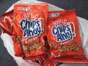lot 402 image: 12- 3 oz Chips Ahoy Mini Chewy...