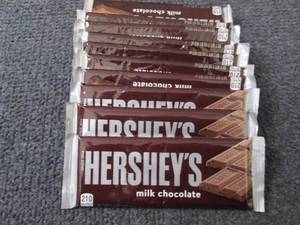 lot 418 image: 12- 1.55 oz Hersheys...