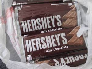 lot 421 image: 12- 1.55 oz Hersheys...