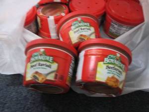 lot 425 image: 12- 7.5 oz Chef Boyardee Beef Ravio...