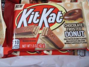 lot 429 image: 12- 1.5 oz Kit Kat Chocolate Froste...