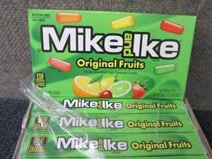 lot 435 image: 12- 5 oz Mike & Ike Original Fruits...