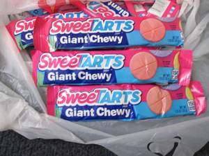 lot 437 image: 12 Sweet Tarts Giant Chewy...