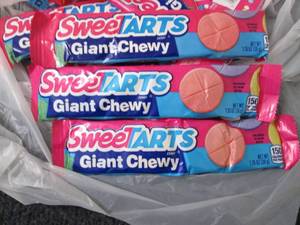 lot 438 image: 12 Sweet Tarts Giant Chewy...