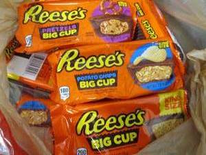 lot 442 image: 12 Assorted Reeses Big Cups...