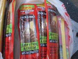 lot 463 image: 12 Jack Links Snacks...