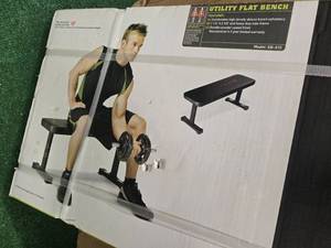 lot 15 image: Marcy Flat Bench for workout ( NEW and in a box)