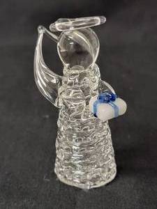 lot 84 image: 1994 Gift - Carberry Angel    (Glass Blown by Edward Carberry of Marshall Minnesota)    Approx. 3 tall