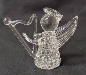 lot 67 image: 1977 Harp -  Carberry Angel   (Glass Blown by Edward Carberry of Marshall Minnesota)  Approx. 3 tall