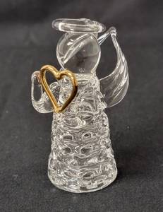 lot 82 image: 1992 Heart - Carberry Angel    (Glass Blown by Edward Carberry of Marshall Minnesota)    Approx. 3 tall