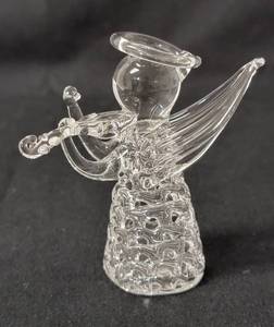 lot 76 image: 1986 Violin - Carberry Angel   (Glass Blown by Edward Carberry of Marshall Minnesota)  &nbspApprox.  3 tall