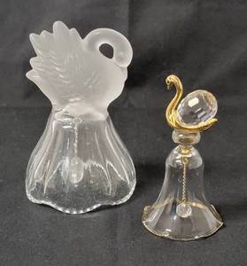 lot 90 image: 2 Glass Bells (Swans)  - Approx. 4 Tall