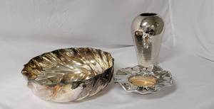 lot 100 image: Lg Bowl with engraving from a Horse Derby, Small Bowl, Vase