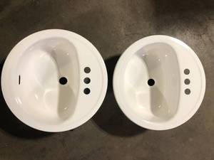 lot 17 image: Lot of Bootz Industries Laurel Round Drop-In Bathroom Sink in White  Customer Returns See Pictures
