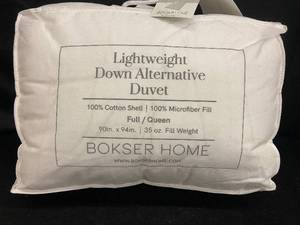 lot 22 image: Bokser Home Lightweight Down Alternative Duvet FullQueen