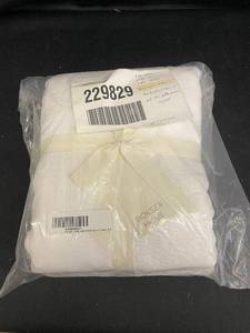 lot 42 image: Damaged French Linen and Cotton Duvet Cover Set
