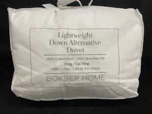 lot 53 image: Lightweight Down Alternative Duvet - KingCal King