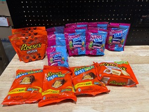 lot 78 image: Misc Food Items
