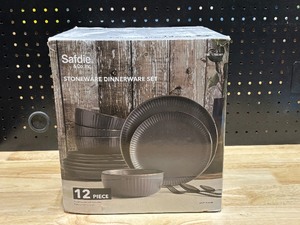 lot 10 image: Stoneware Dinner Set 12 Piece
