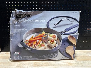 lot 18 image: Tramontina All-In-One Plus Pan