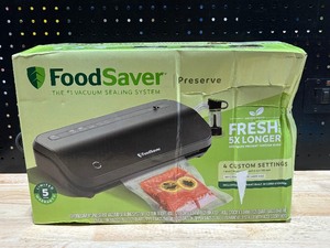 lot 28 image: Food Saver Vacuum Sealer