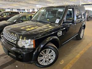 lot 9 image: 2010 Land Rover LR4 Luxury 4x4