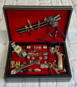 lot 32 image: Vintage Mens Jewelry Box with Cuff Links, Tie Clips, Pins, Vintage Elgin Hamms Watch
