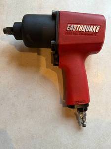 lot 21 image: Earthquake Central Pneumatic 12 Professional Air Impact Wrench