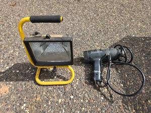 lot 30 image: Set of Portable Work Light and Heat Gun