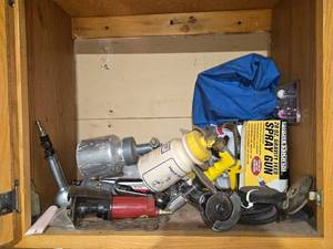 lot 72 image: Collection of Painting and Polishing Tools with Accessories