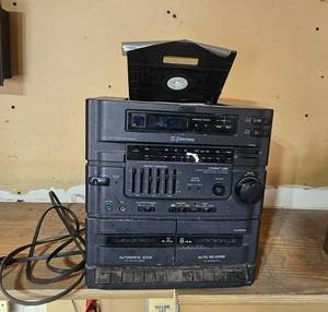 lot 79 image: Emerson Dual Cassette and CD Stereo System