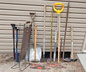 lot 98 image: Collection of Yard and Garden Tools