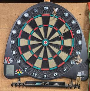 lot 120 image: Electronic Dartboard by Unicorn with LCD Display and Darts