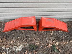 lot 135 image: Set of 2 Heavy-Duty Steel Car Ramps