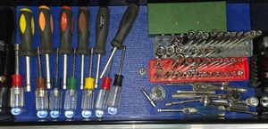 lot 143 image: Comprehensive S-K Tools Assorted Screwdrivers and Socket Set with Accessories
