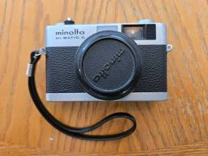 lot 200 image: Vintage Minolta Hi-Matic G Film Camera with Lens Cap