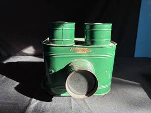 lot 260 image: Vintage Green Metal Mirage Stereo Viewer