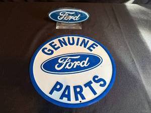 lot 267 image: Vintage Ford Genuine Parts Sign and Logo Desk Clock