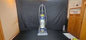 lot 305 image: Eureka Whirlwind LiteSpeed Vacuum Cleaner