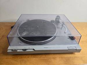 lot 332 image: Technics SL-D2 Direct Drive Automatic Turntable System