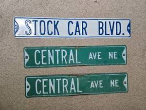lot 351 image: Collection of 3 Vintage Street Signs