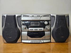 lot 380 image: KOSS 3 CD Carousel Stereo System with HH967 Speakers