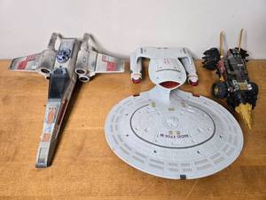 lot 396 image: Collection of Star Wars and Bionicle Vehicles and Figures