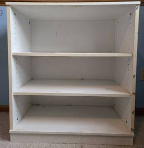 lot 398 image: 3-Shelf Bookcase