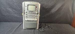 lot 408 image: Memorex 5.5 MonitorVideo Camera Karaoke System with Cassette Recorder