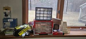lot 470 image: Collection of Electronic Accessories and Organizers