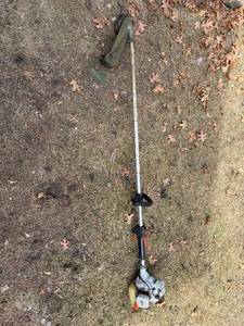 lot 499 image: Echo SRM-210 Trimmer with 21cc Engine (Working Condition)