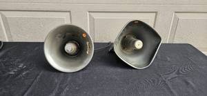 lot 506 image: Pair of Vintage University Sound and Atlas Sound Horn Speakers