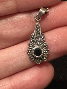 lot 215 image: Vintage Sterling Silver Necklace with Floral Pendant