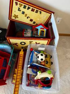 lot 335 image: Assorted Childrens Toys and Games Collection